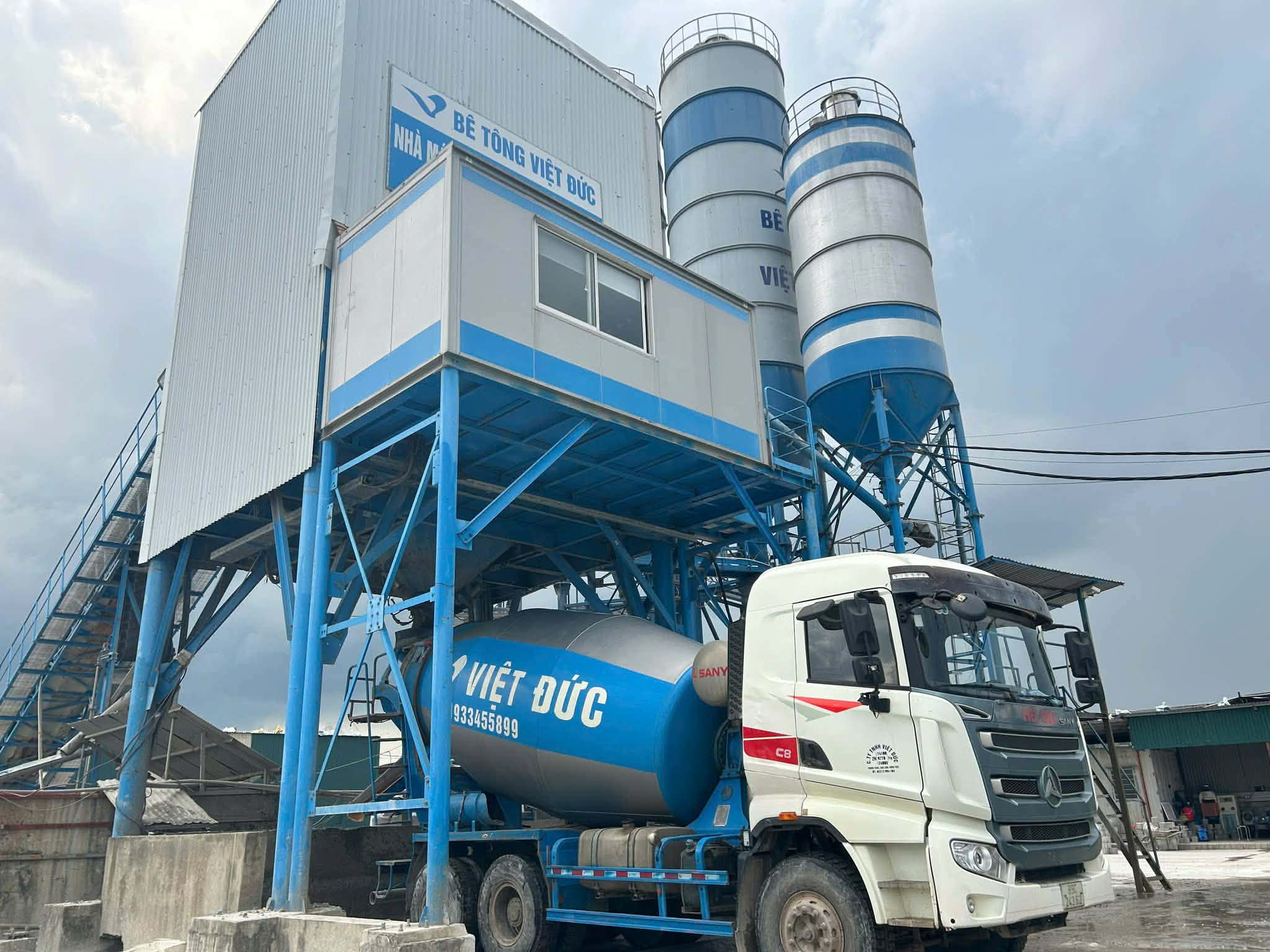 xe trộn sany