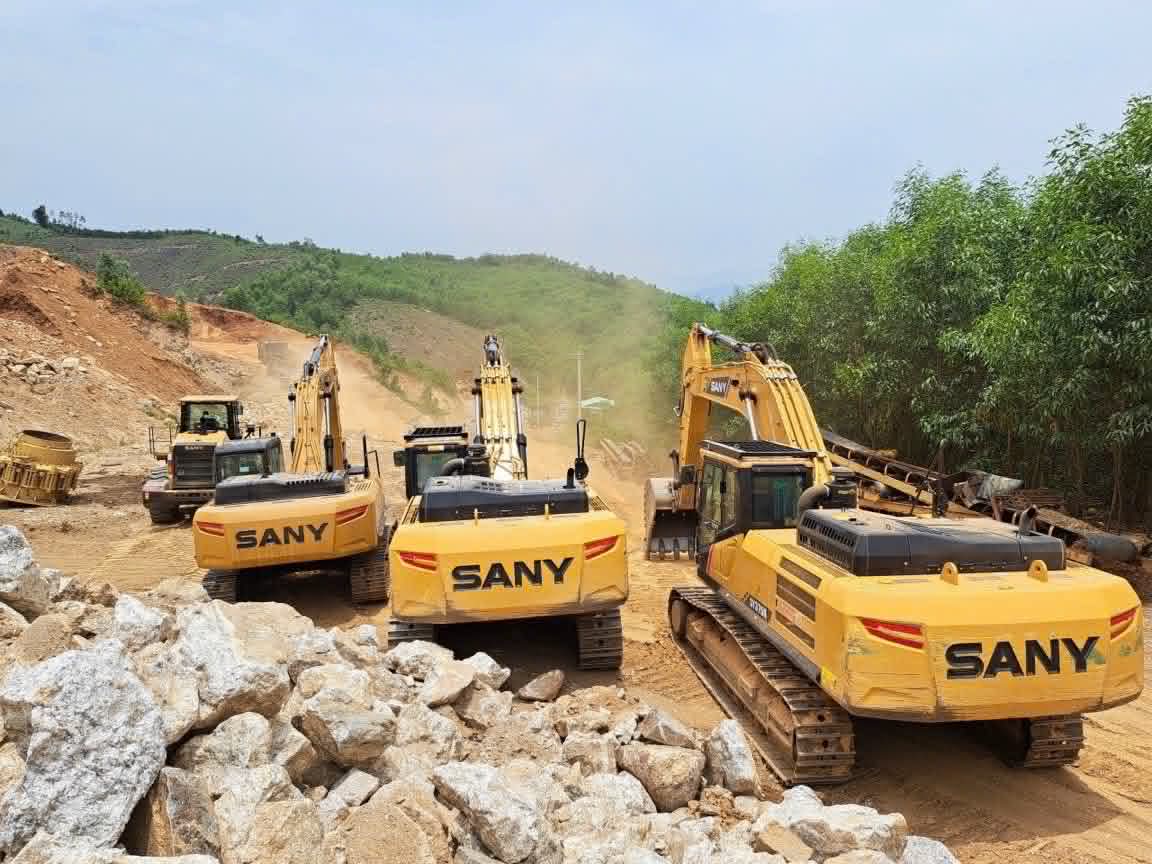 máy xúc sany