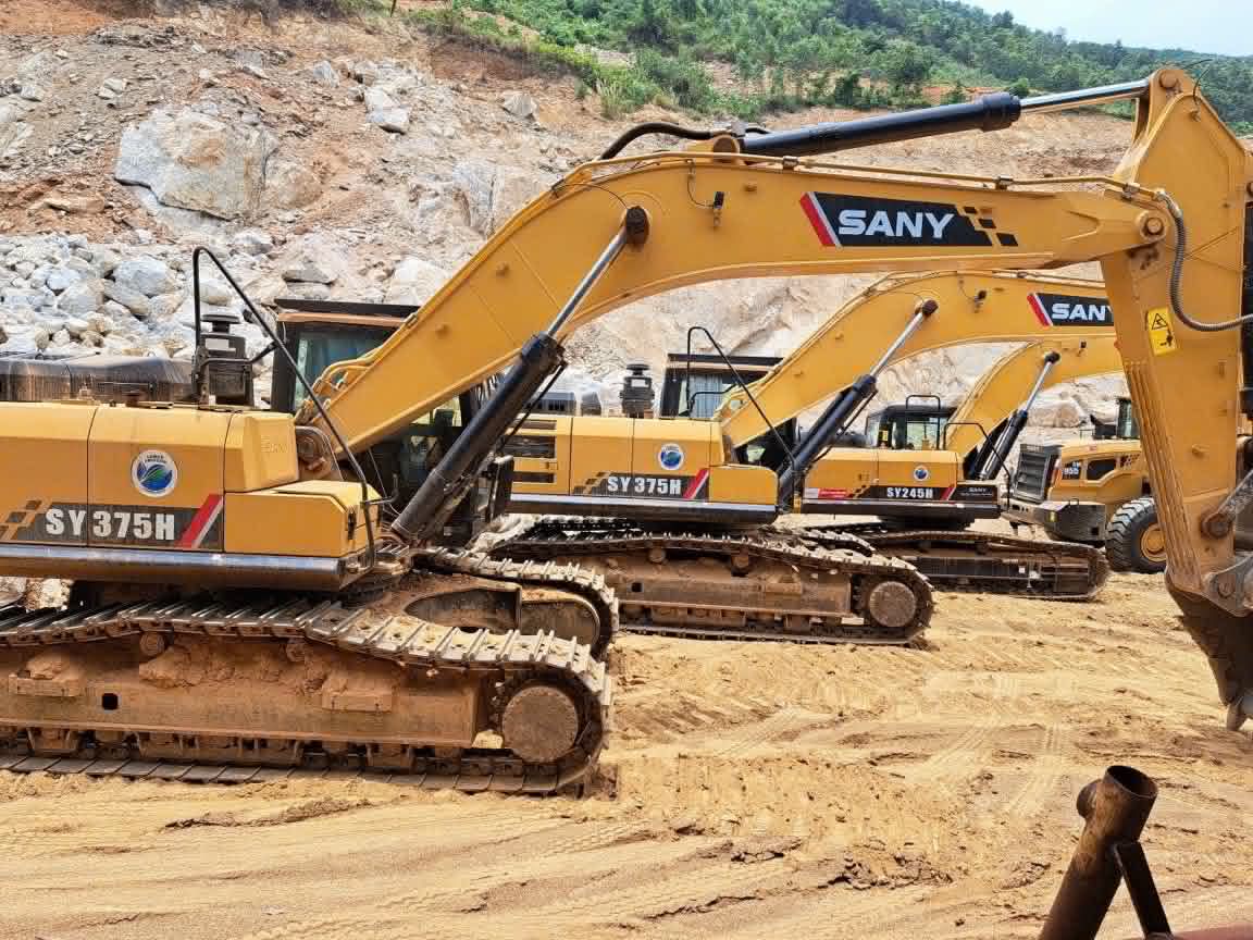 máy xúc sany