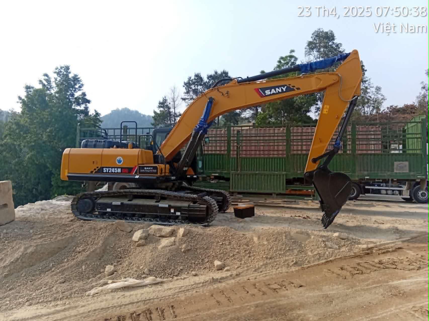 ĐÔNG BẮC: HÀNH TRÌNH TRẢI NGHIỆM MÁY XÚC TRUNG QUỐC VÀ LÝ DO CHỌN SANY ĐỐI TÁC CHIẾN LƯỢC