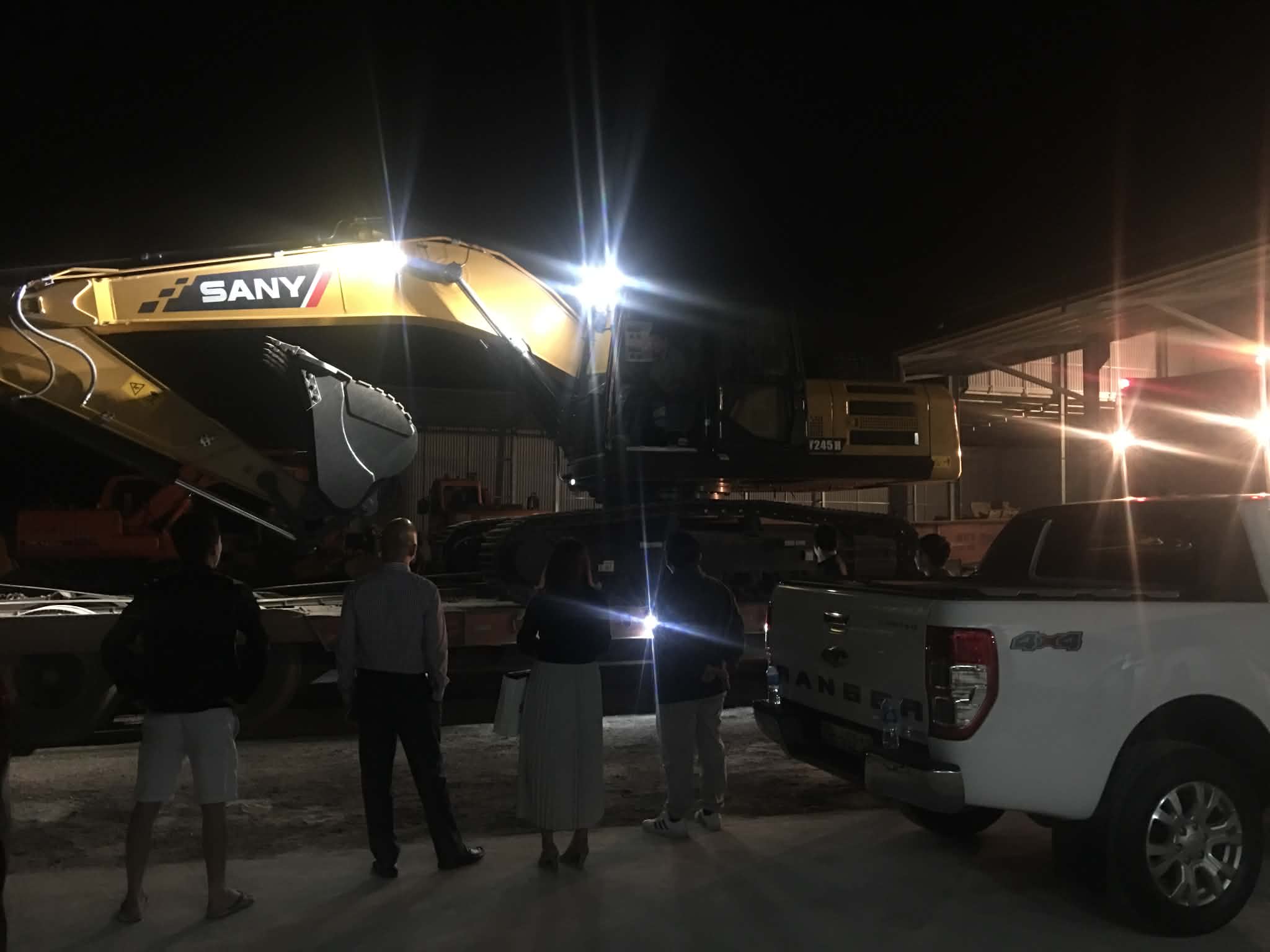 giao máy sy245h đầu tiên
