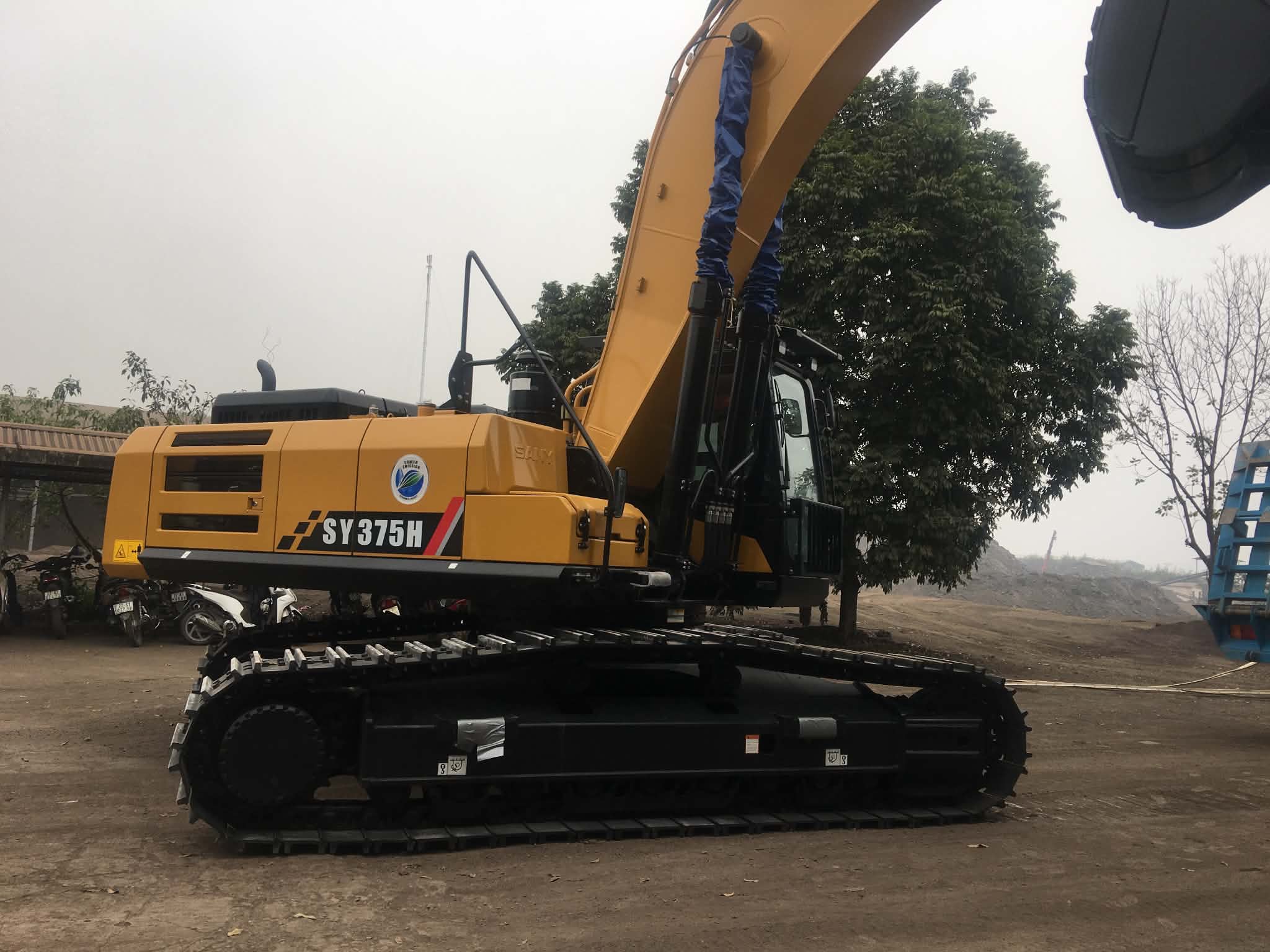 máy xúc sy375h tại Gang thép Tuyên Quang