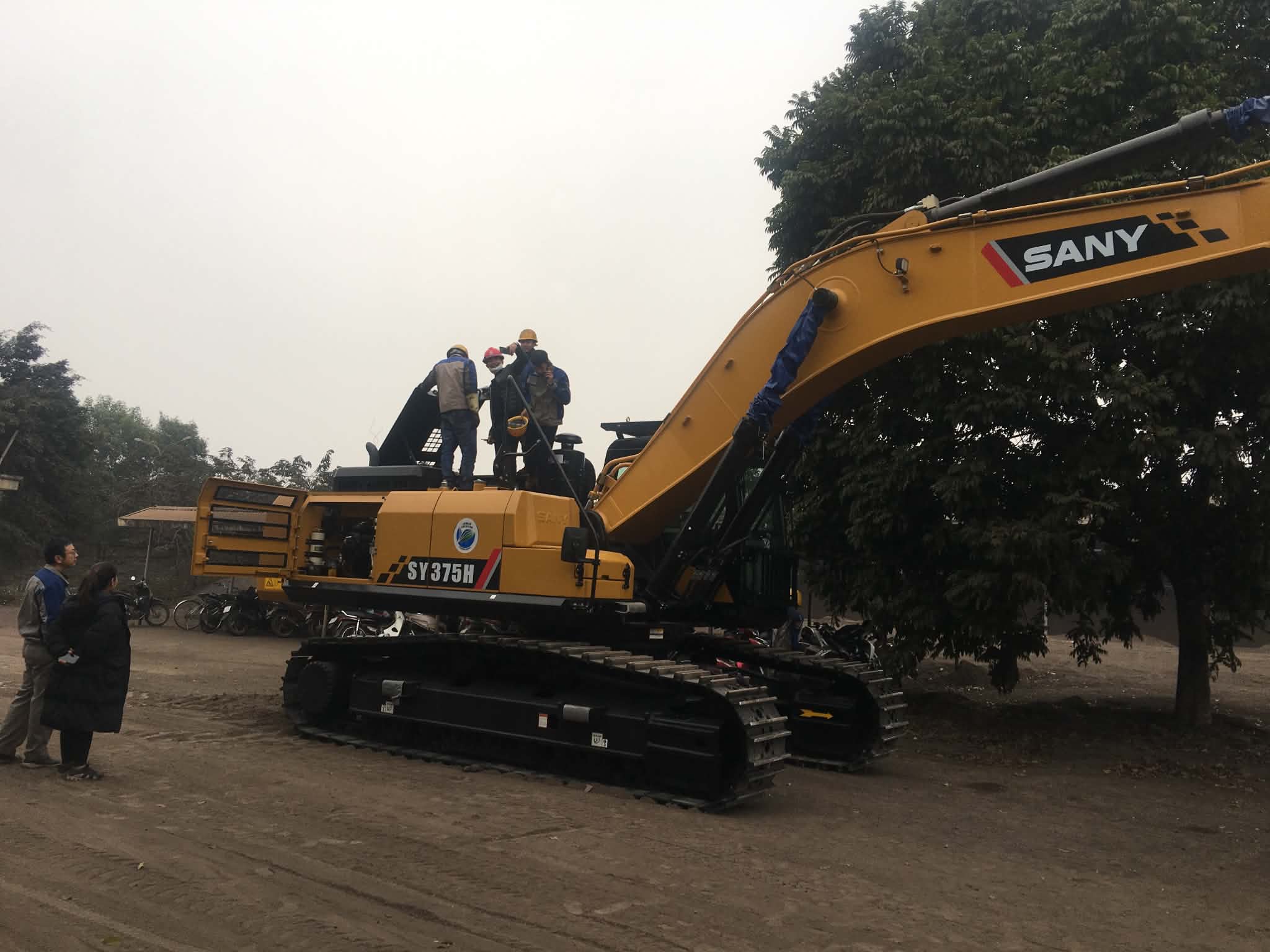 máy xúc sy375h