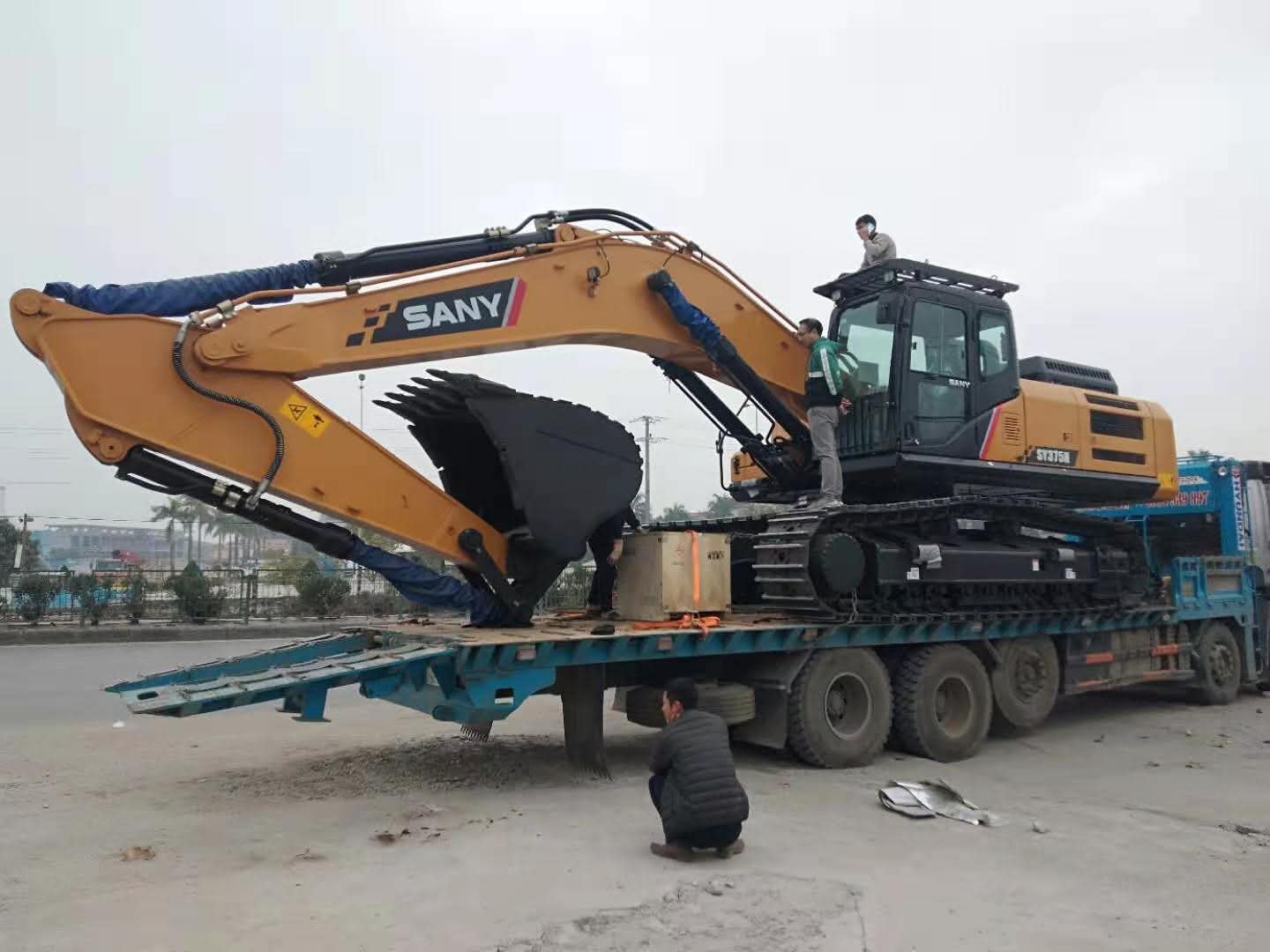 máy xúc sy375h