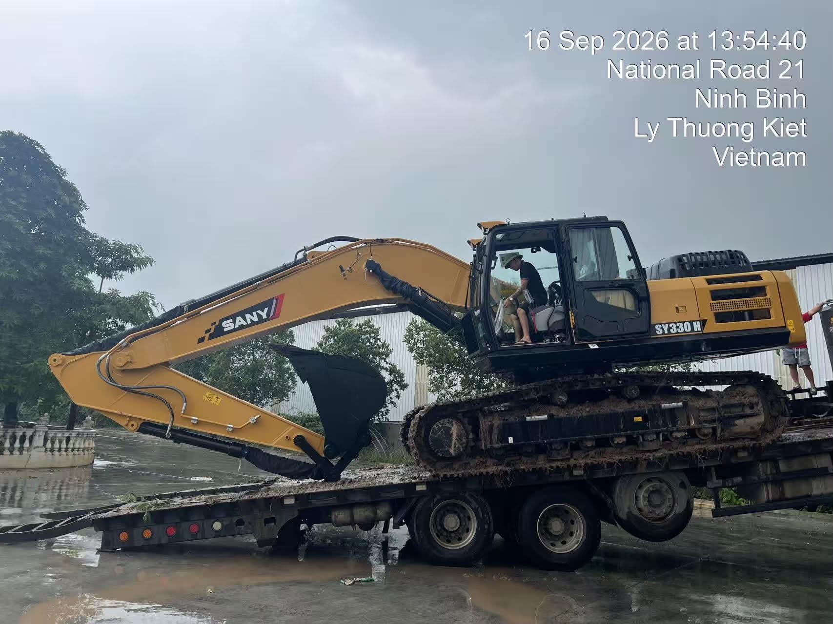 máy xúc sy330h