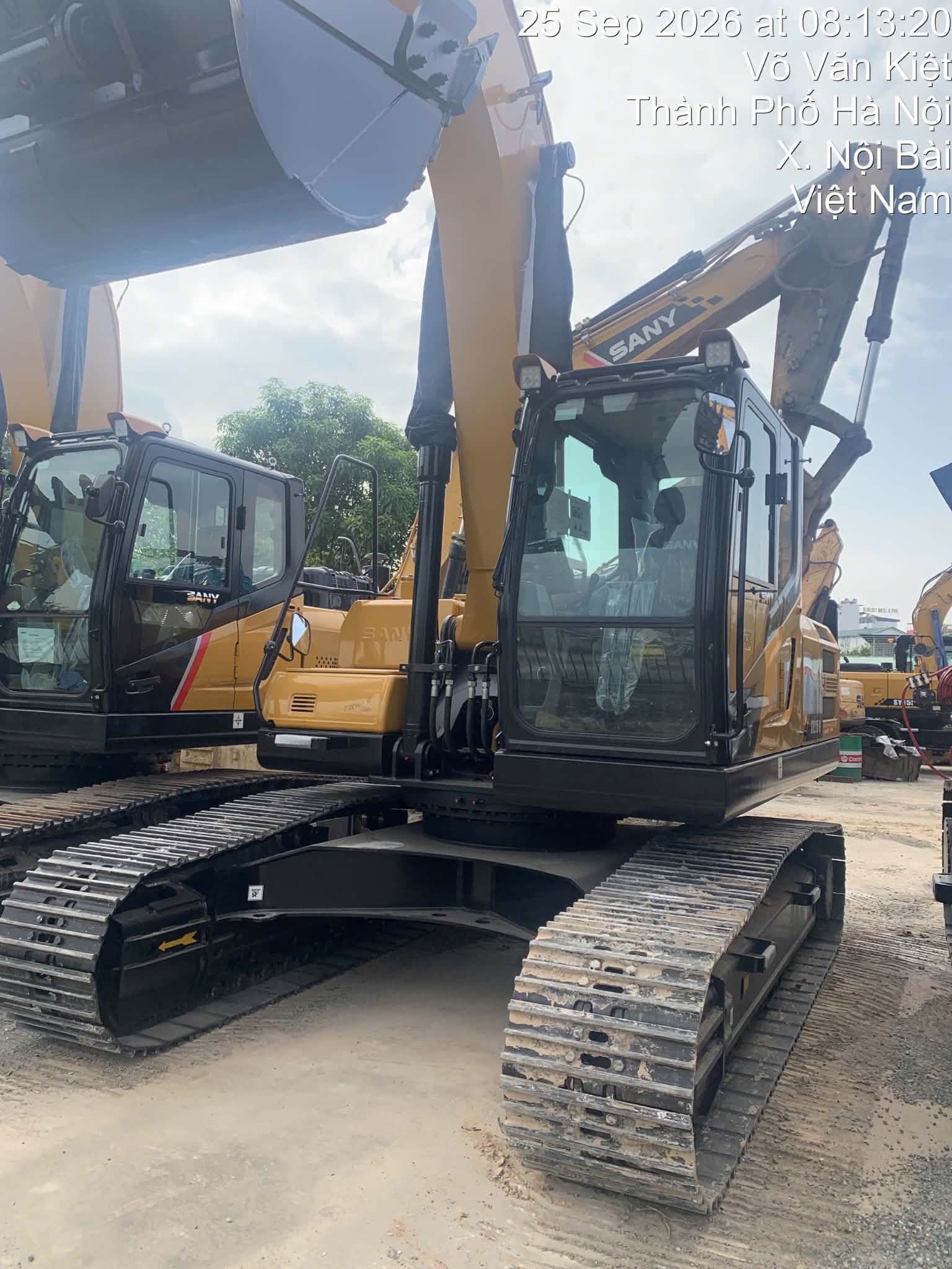 máy xúc sy215h tại bãi