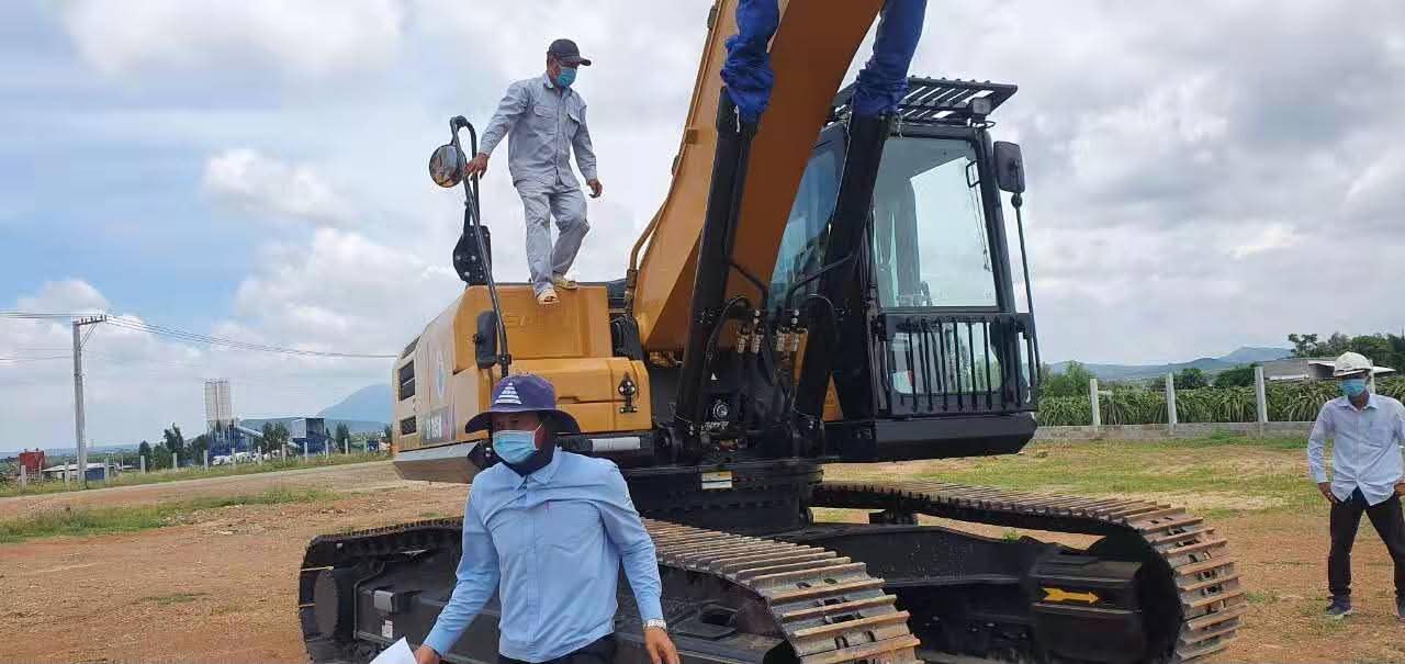 máy xúc sy365h tại tà zôn