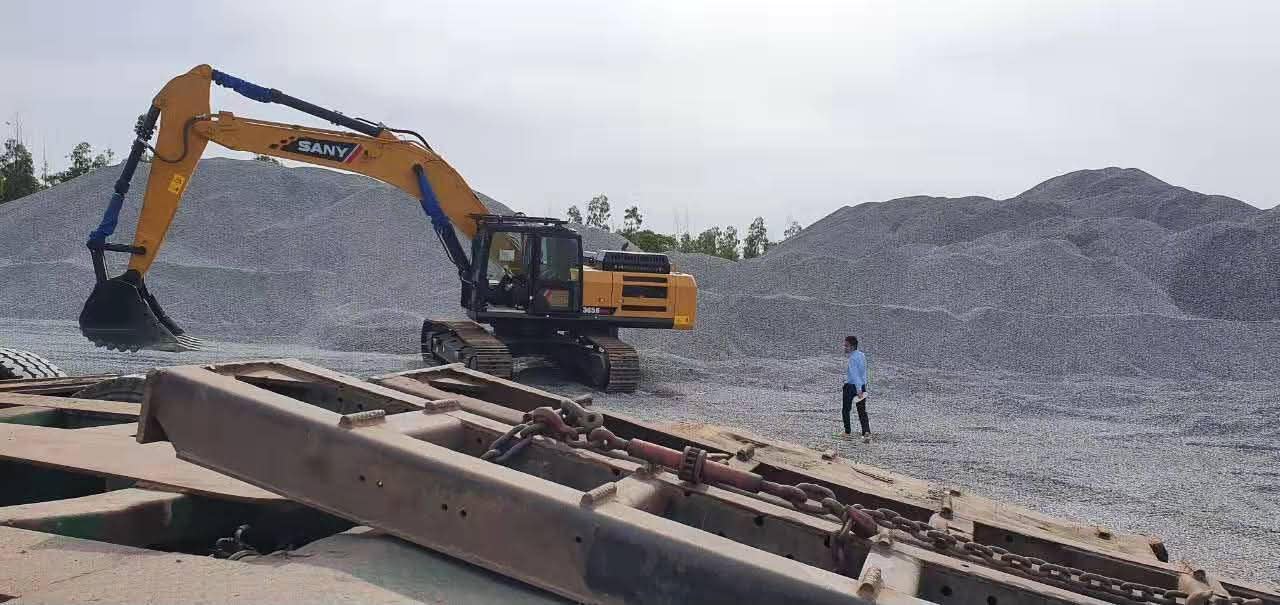 máy xúc sy365h tại tà zôn