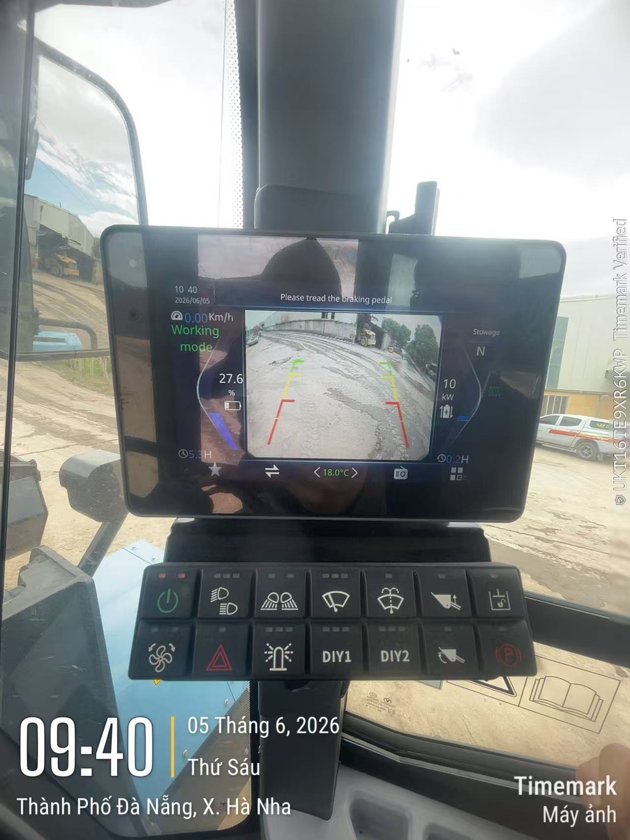 xúc lật điện sany