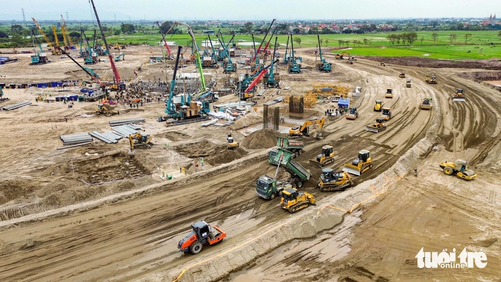 sân vận động lạc việt