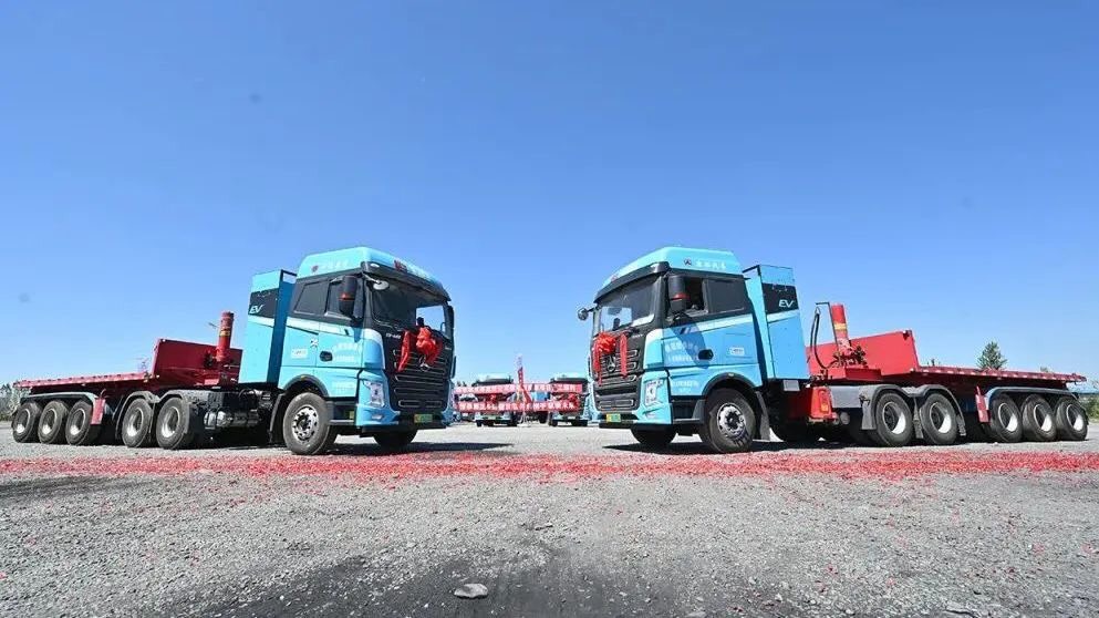 Đầu kéo điện bán chạy số 1 tại Việt Nam: 1 lần sạc mất 1 tiếng, đi Hà Nội - Hải Phòng tốn chỉ hơn 1 triệu