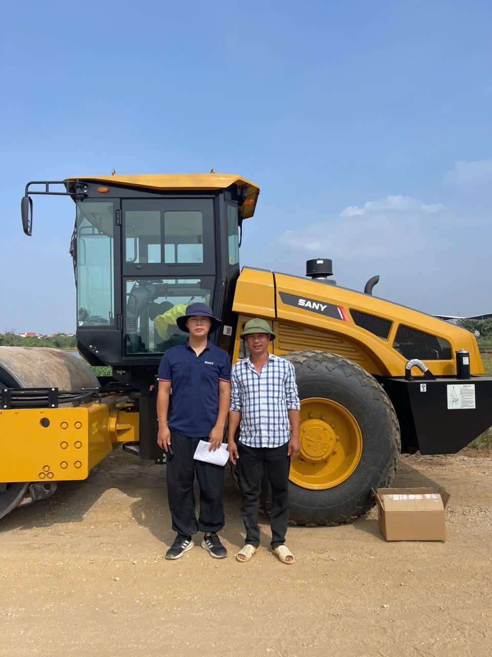 bàn giao xe lu ssr120c-10s
