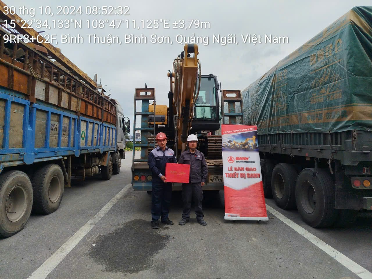 máy xúc sy135c năm 2024
