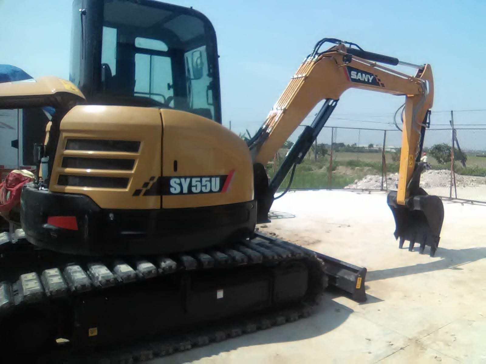 máy xúc sy55u