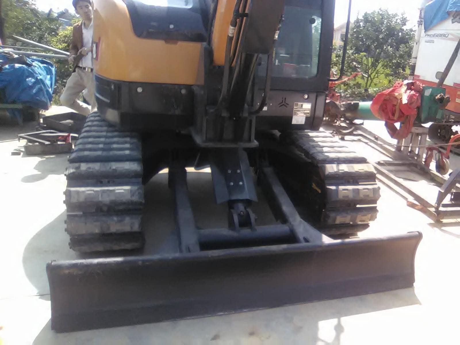 máy xúc sy55u gầm