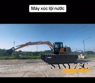 Máy xúc SANY SY75c lội nước