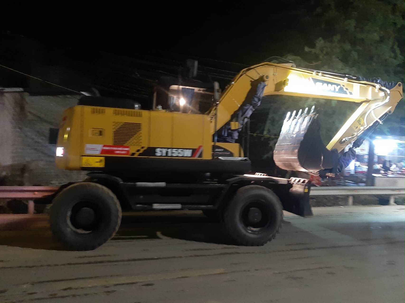 máy xúc sy155w ở Mai châu
