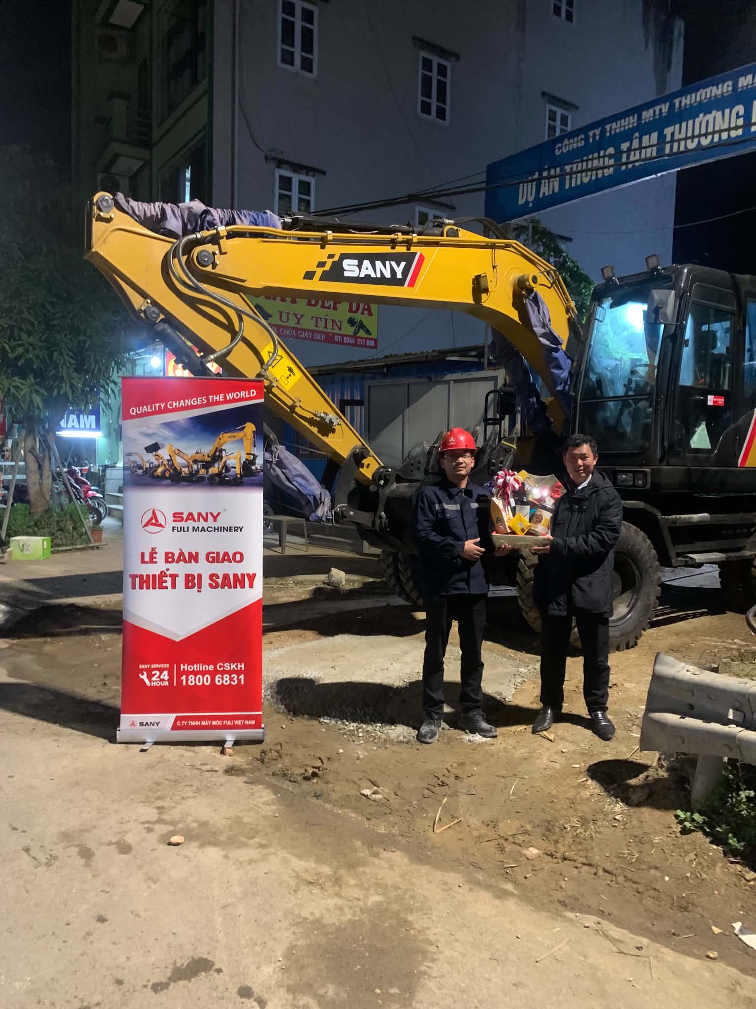 giao máy xúc sy155w ở Mai châu