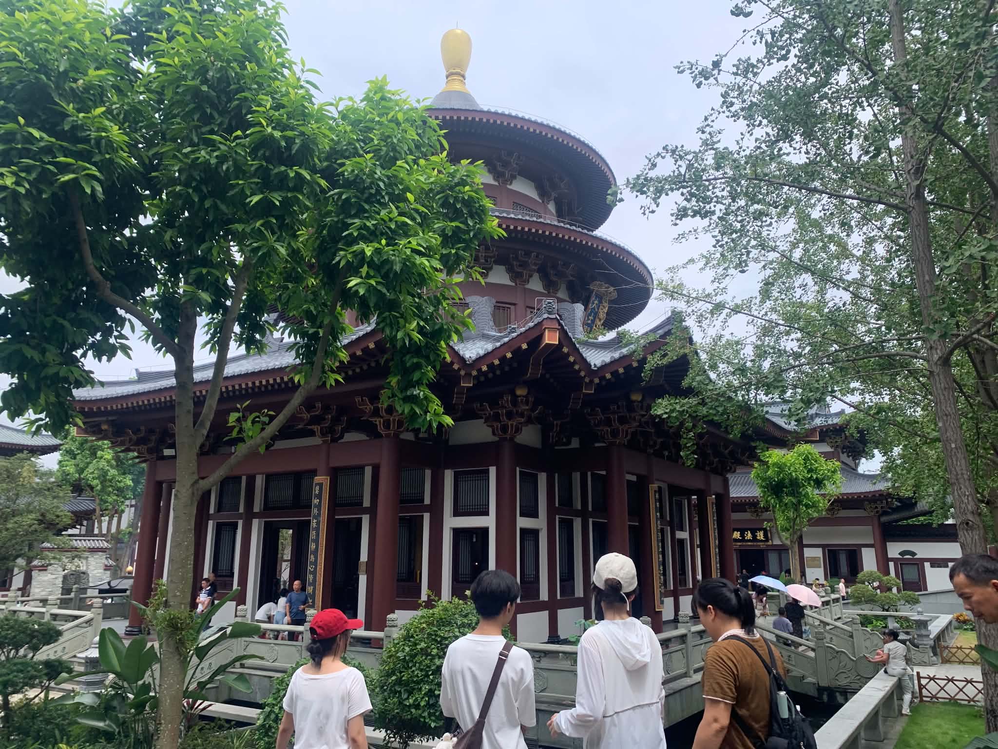 núi thanh tú