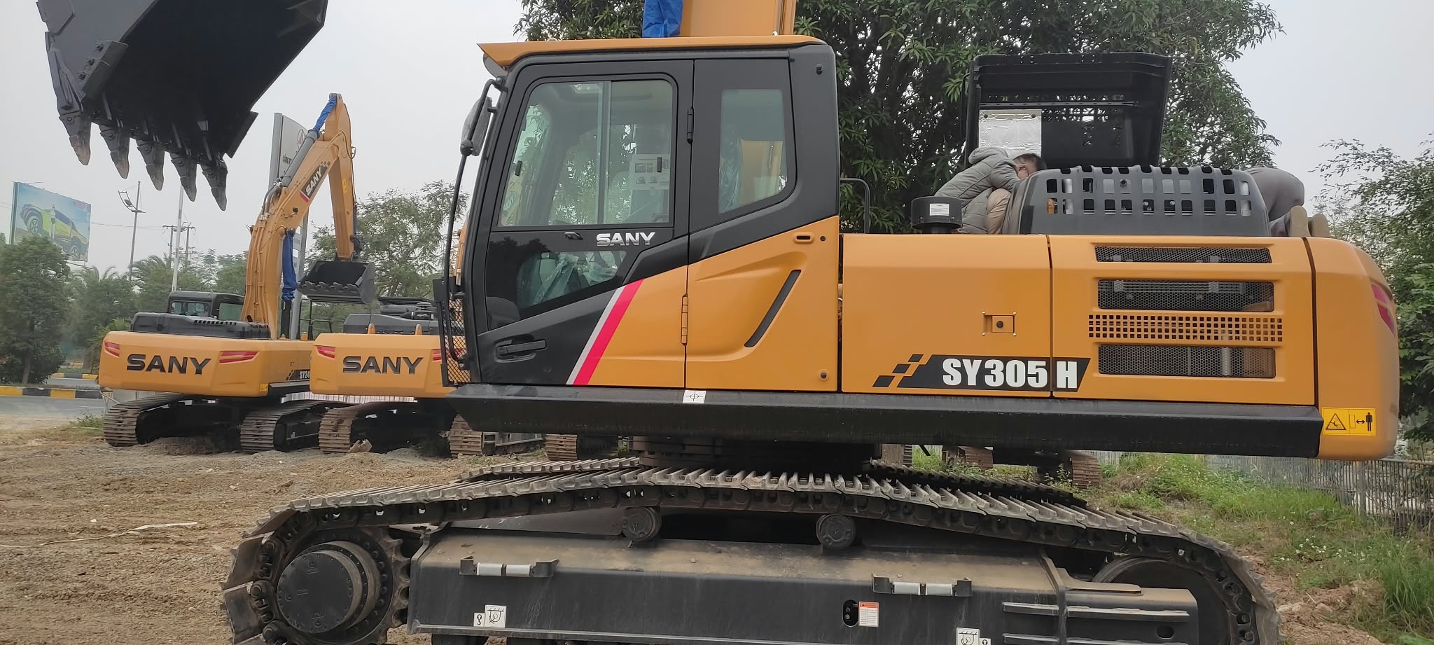 máy xúc sy305h