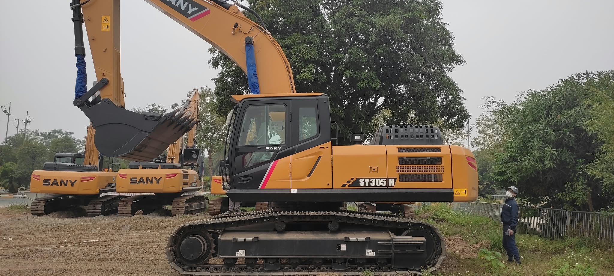 máy xúc sy305h