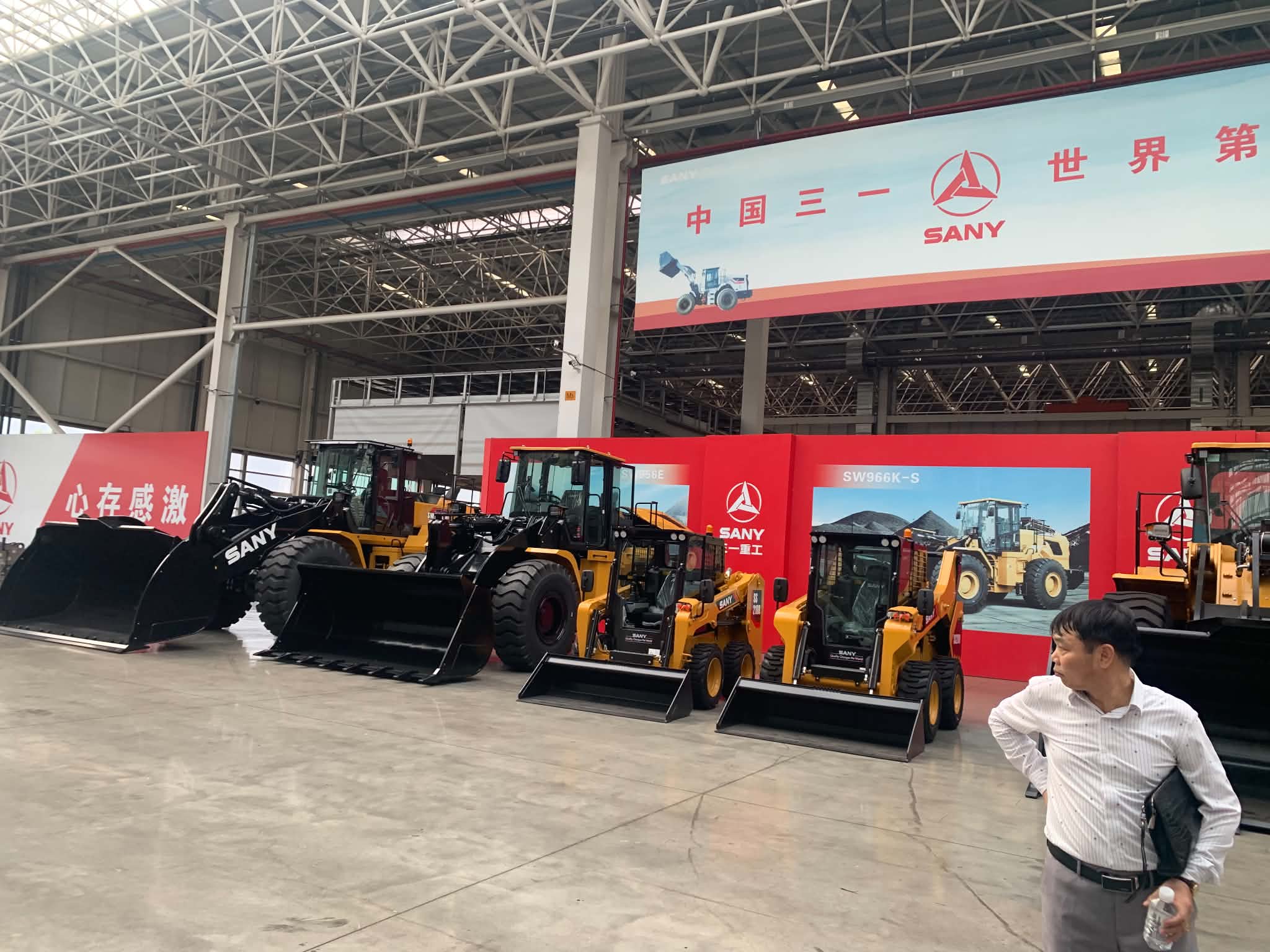 xúc lật sany