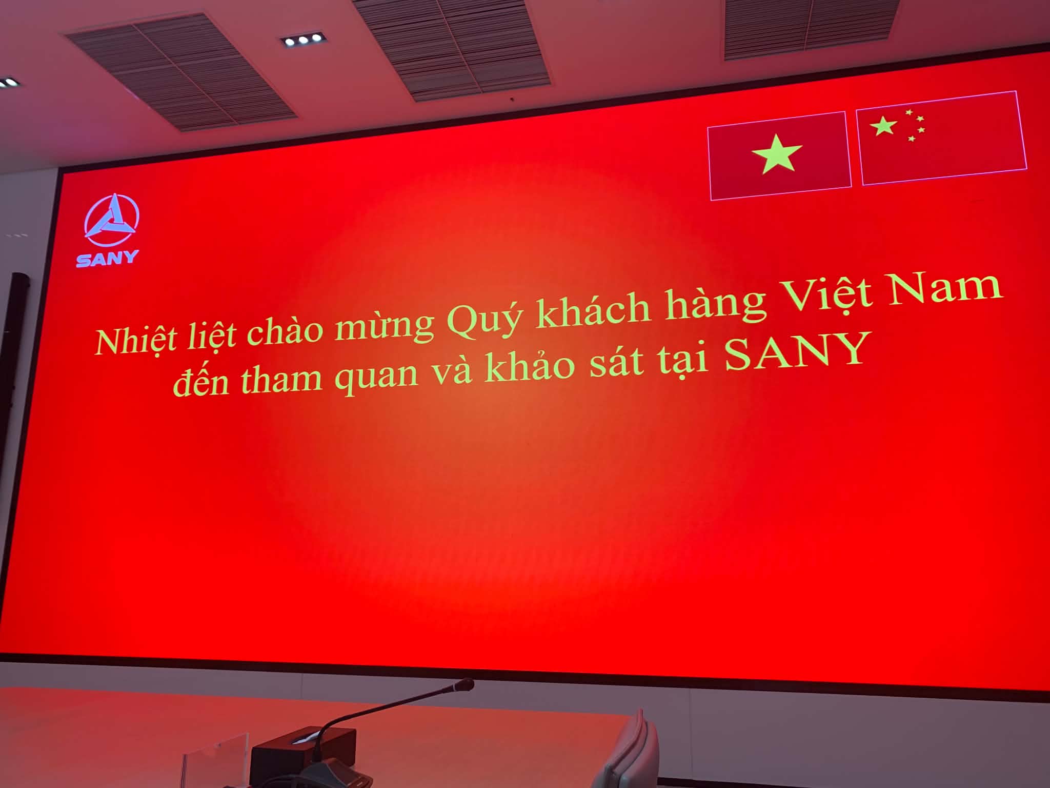 máy xúc sany