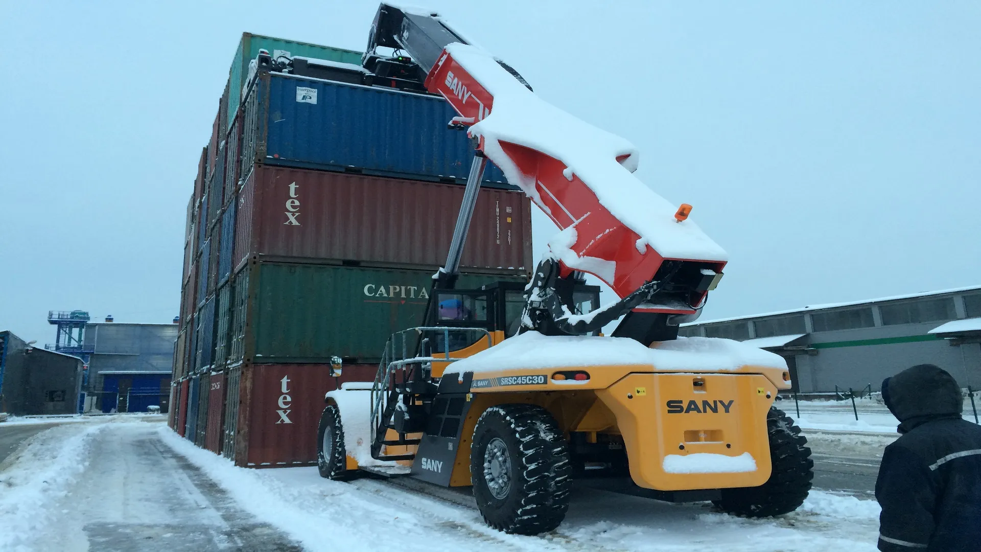 Cấu tạo của dòng xe nâng gắp container SANY – ReachStacker