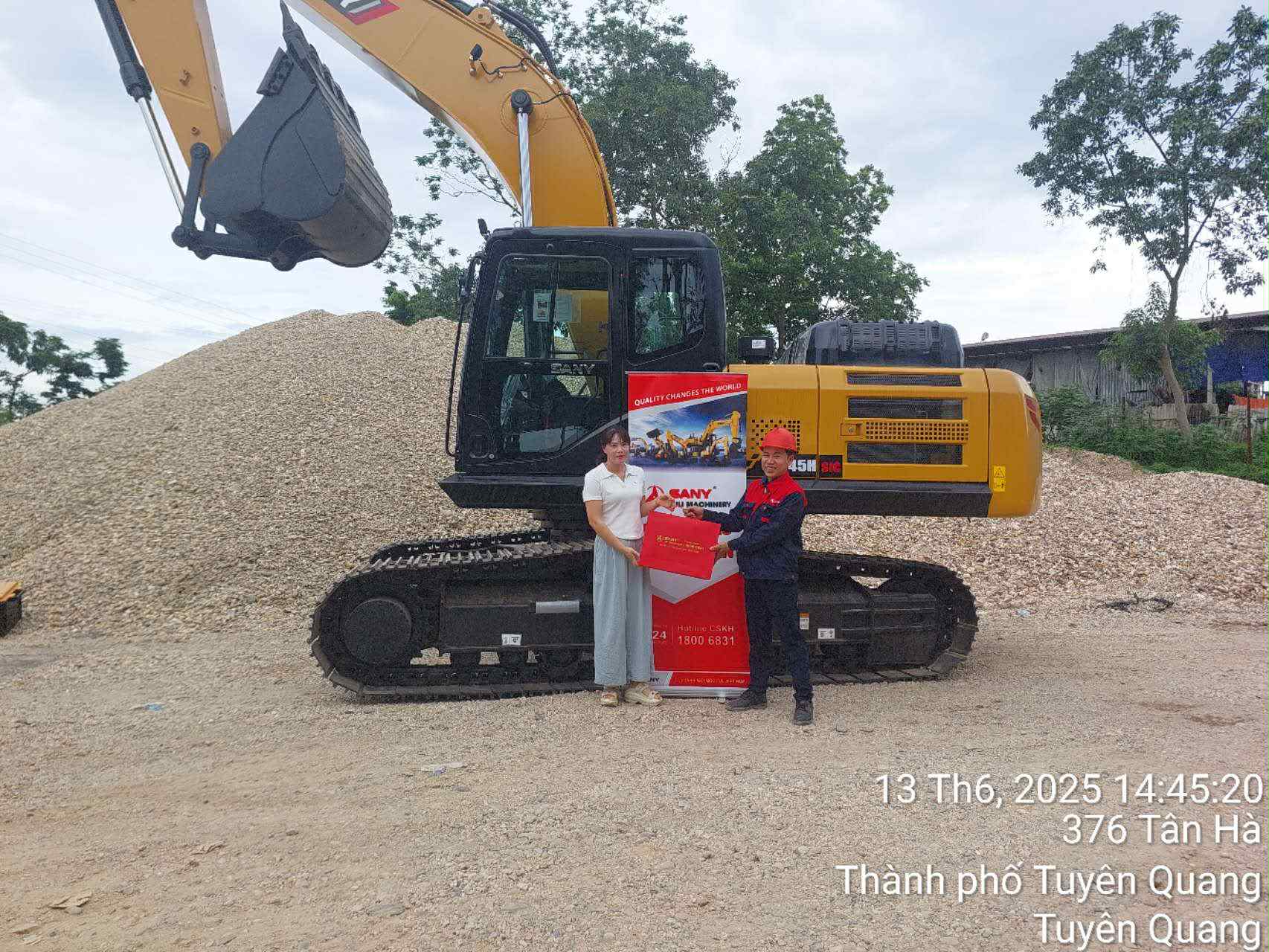 Giao máy xúc đào SANY SY245H vào Thứ Sáu ngày 13.6.2025