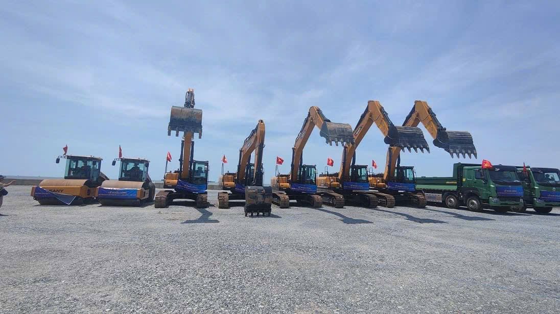 máy xúc sany