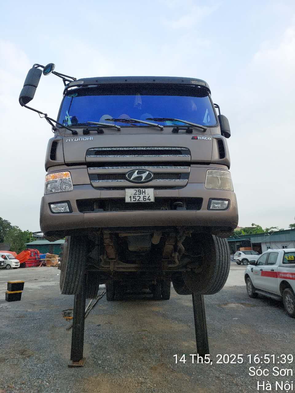 Bàn giao 02 máy xúc đào bánh lốp SANY SY155w ngày 15.5.2025