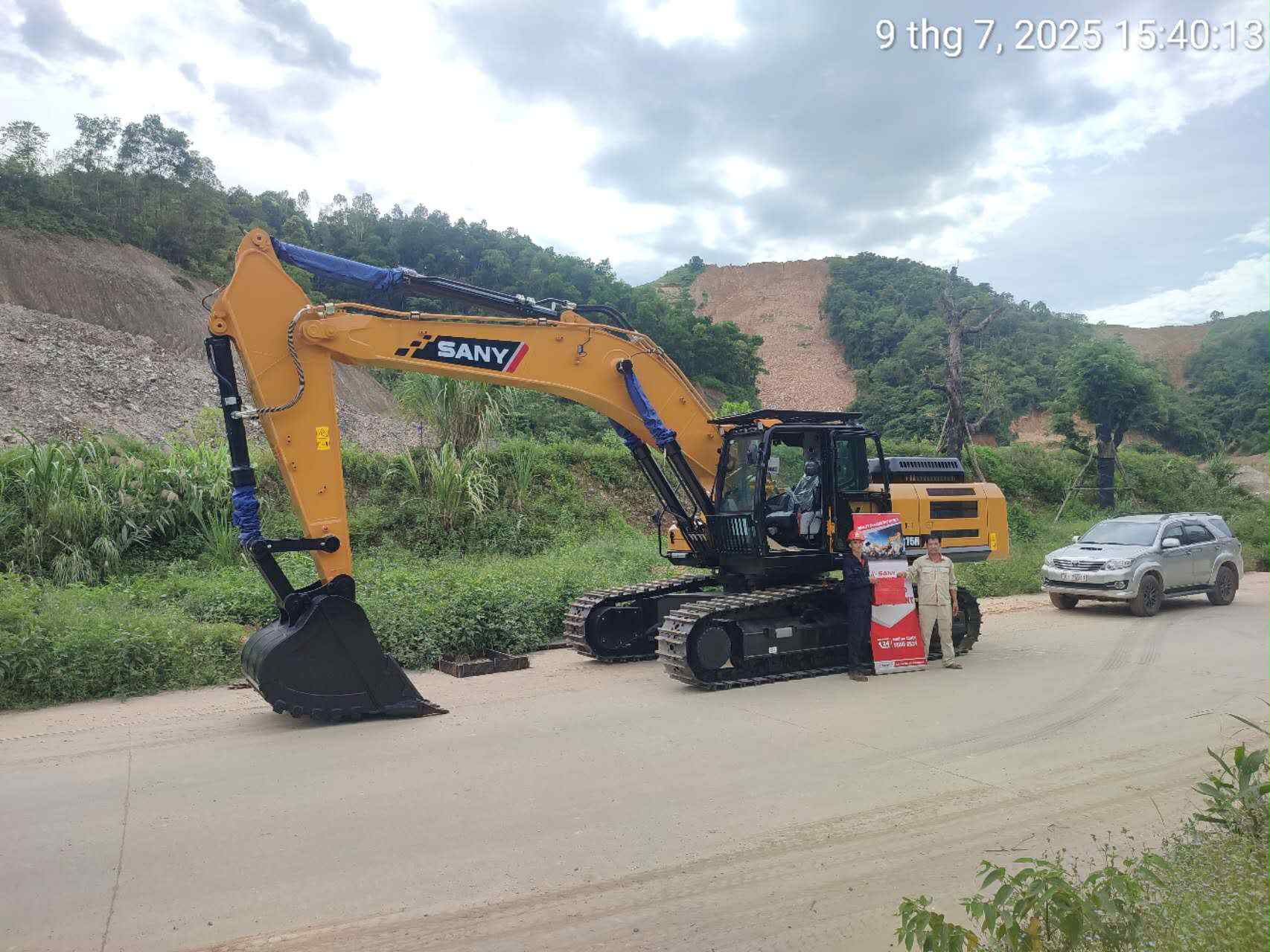 Giao máy xúc đào SANY SY375H gầu 1,9 khối ngày 9.7.2025