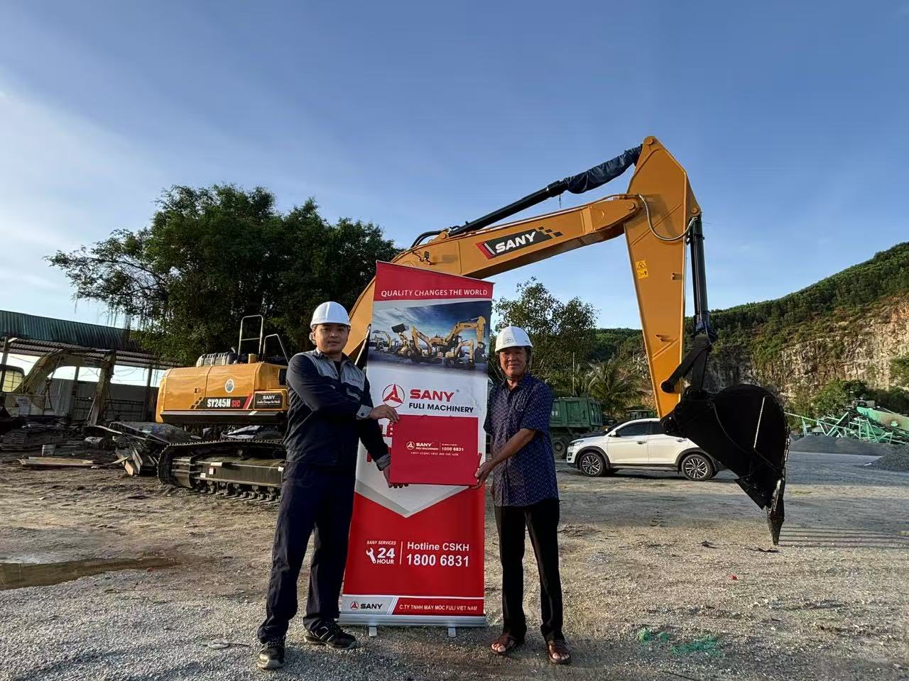 Máy xúc SANY SY245H