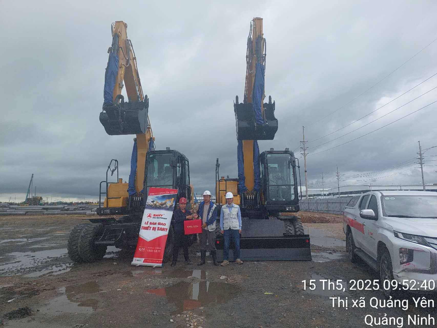 Máy xúc bánh lốp SANY SY155w
