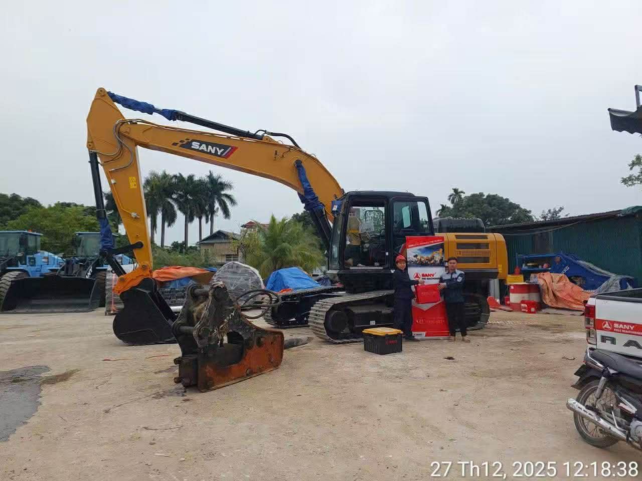 máy xúc sany