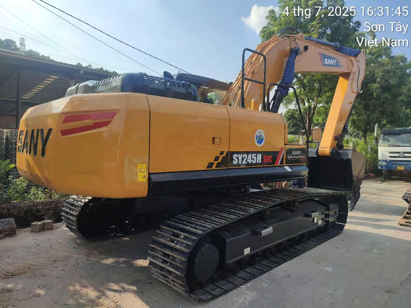 Máy xúc SANY SY245H