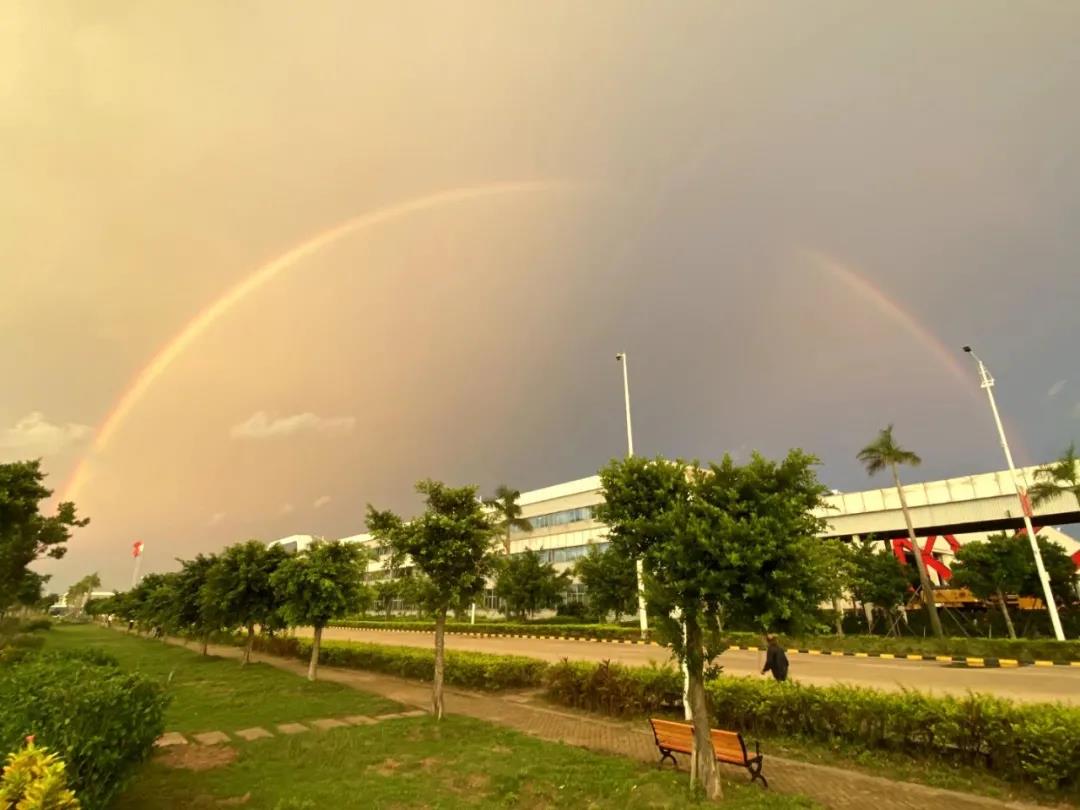 Hình ảnh cầu vồng trên Nhà máy SANY