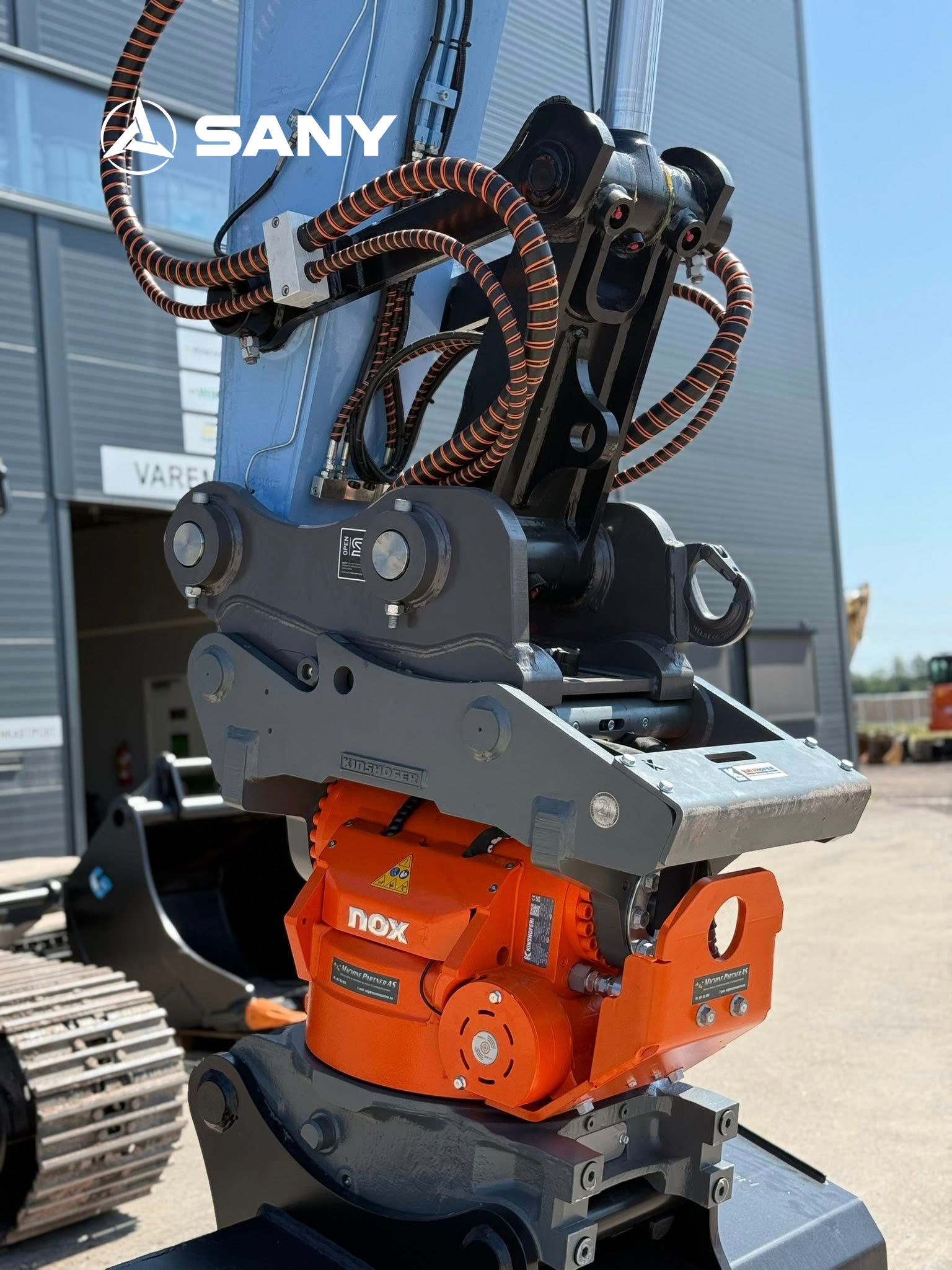 Máy xúc điện SANY SY215E