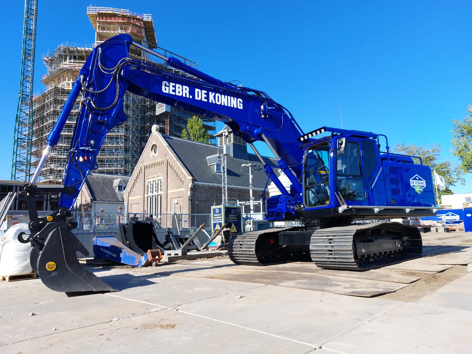 máy xúc sany sy215e