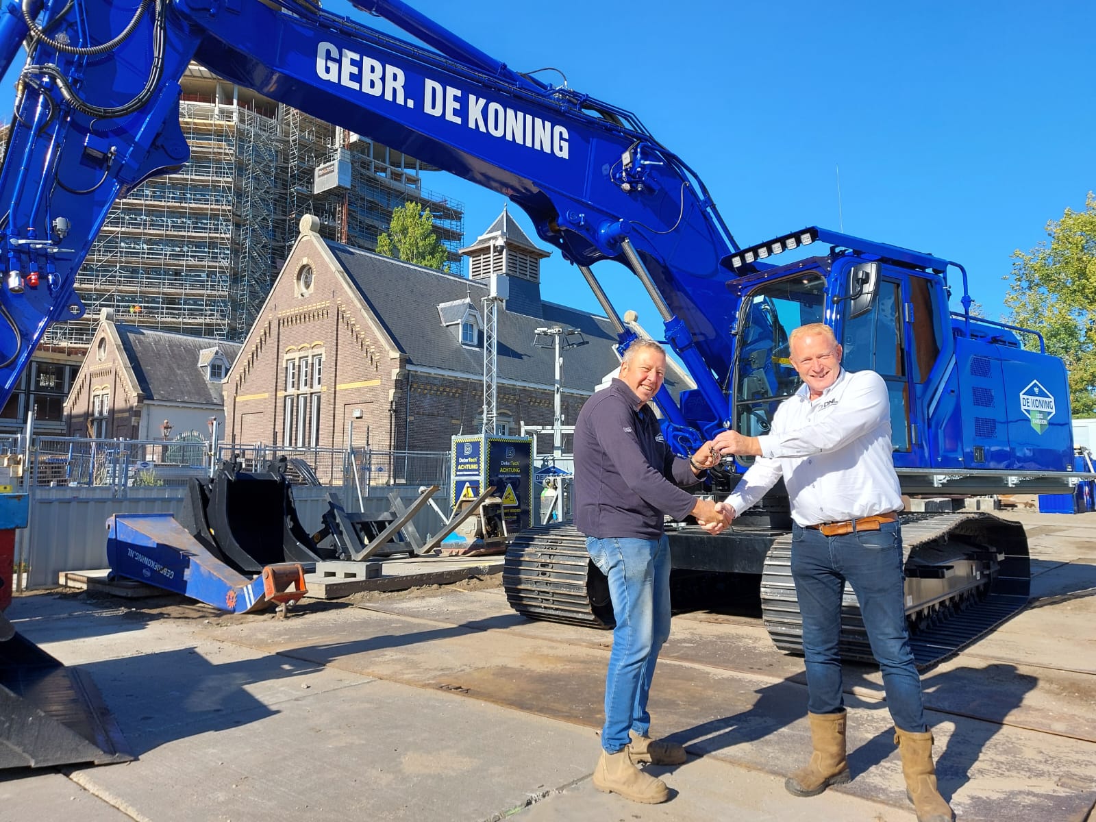 máy xúc sany sy215e