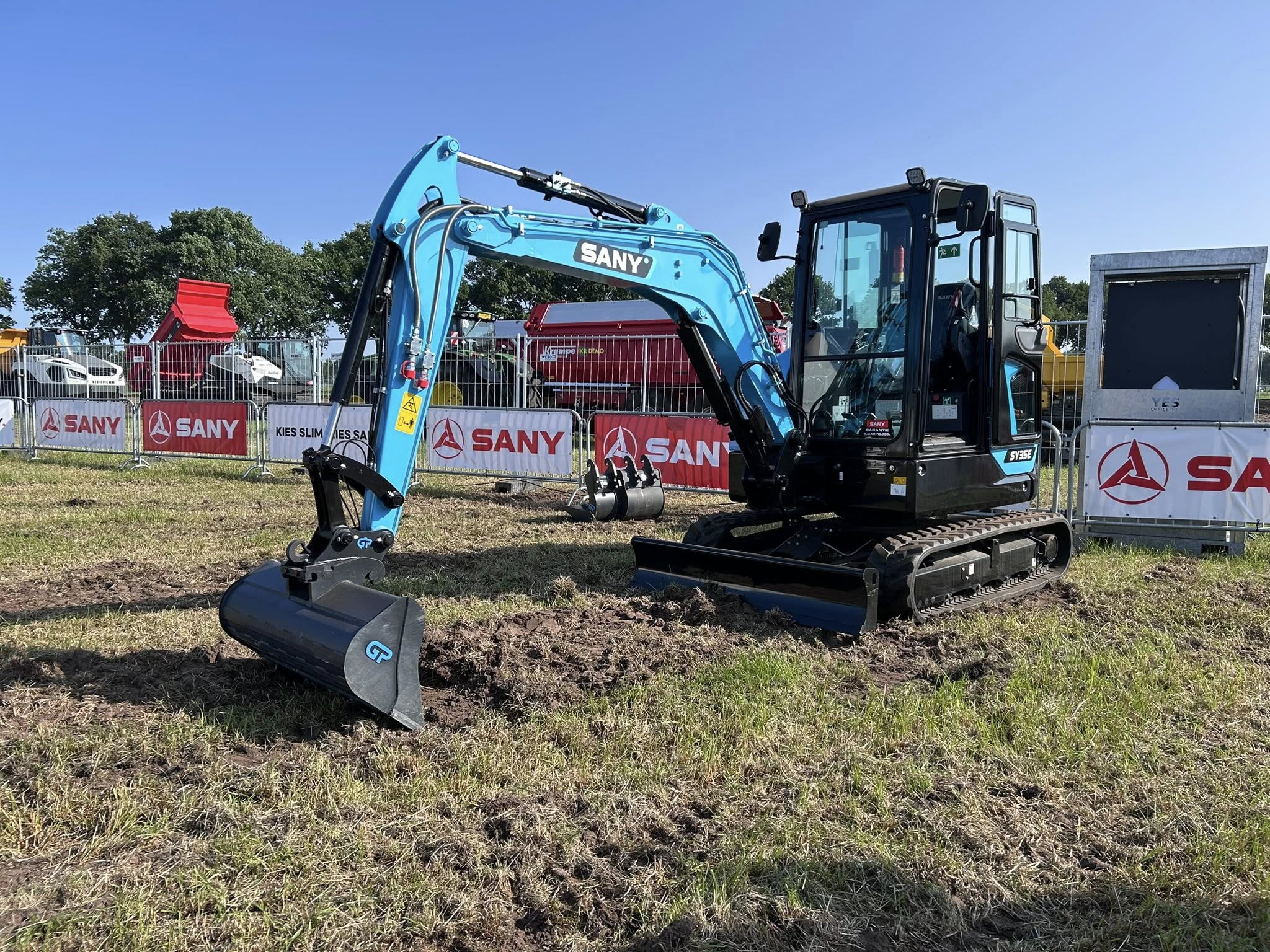 máy xúc điện sy19e