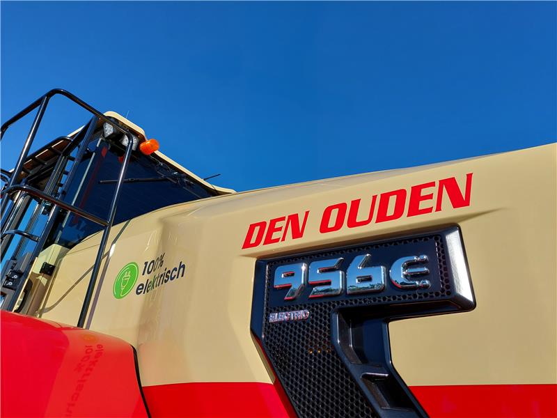 xúc lật điện sany