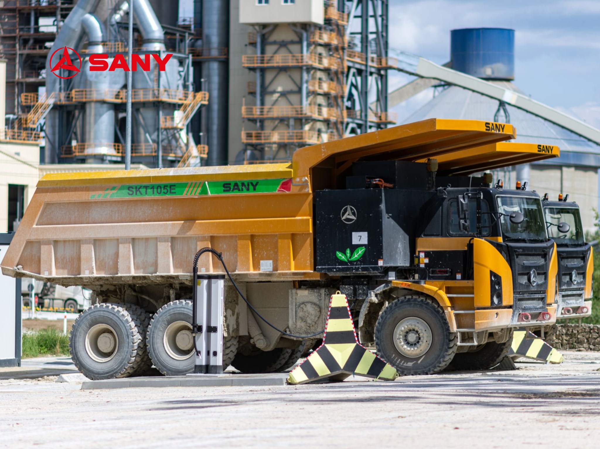 xe tải mỏ điện skt105e