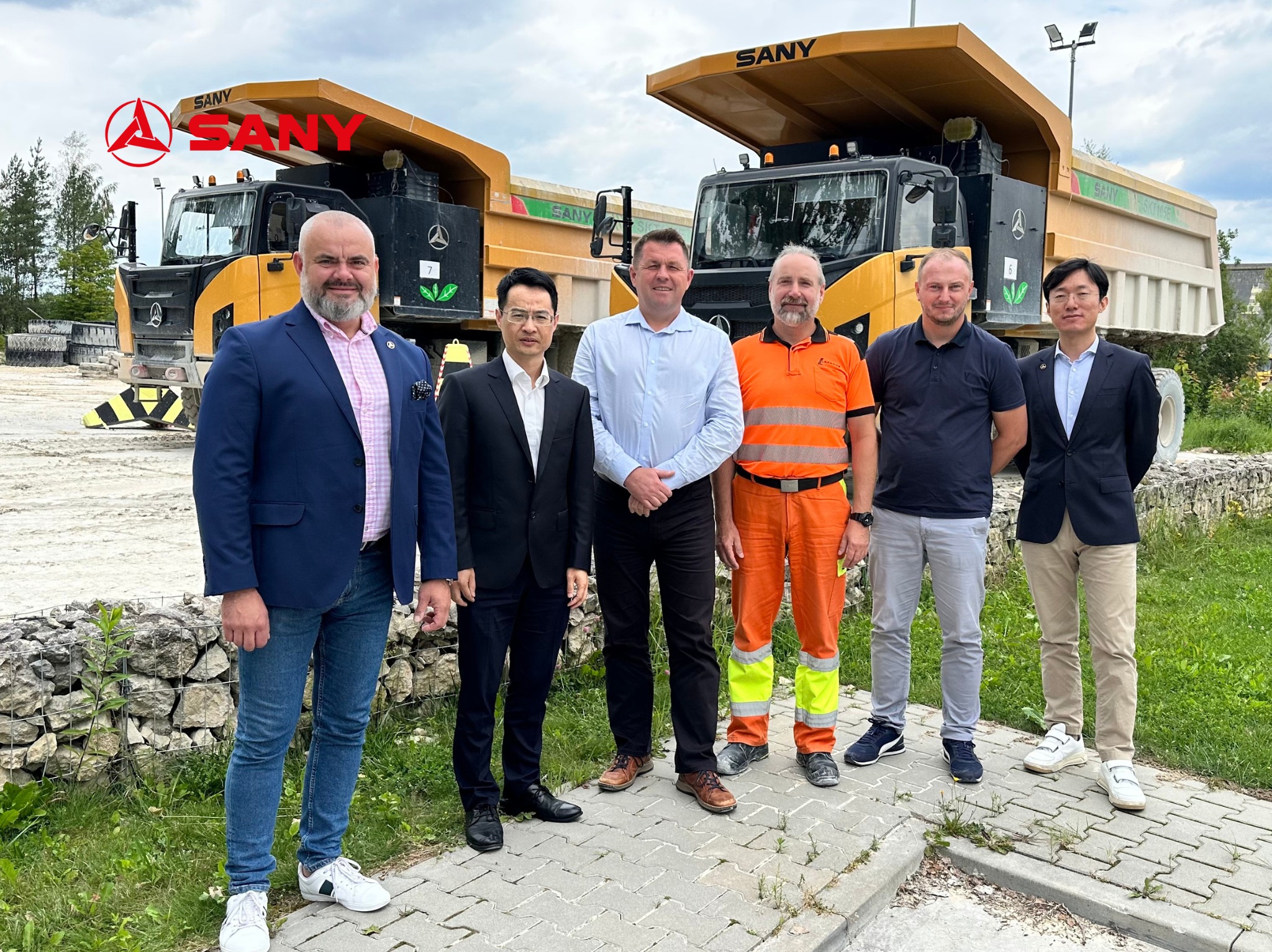 xe tải mỏ điện skt105e