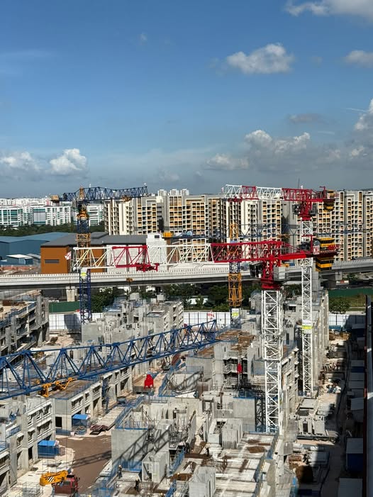 Cần cẩu tháp đỉnh phẳng SFT457