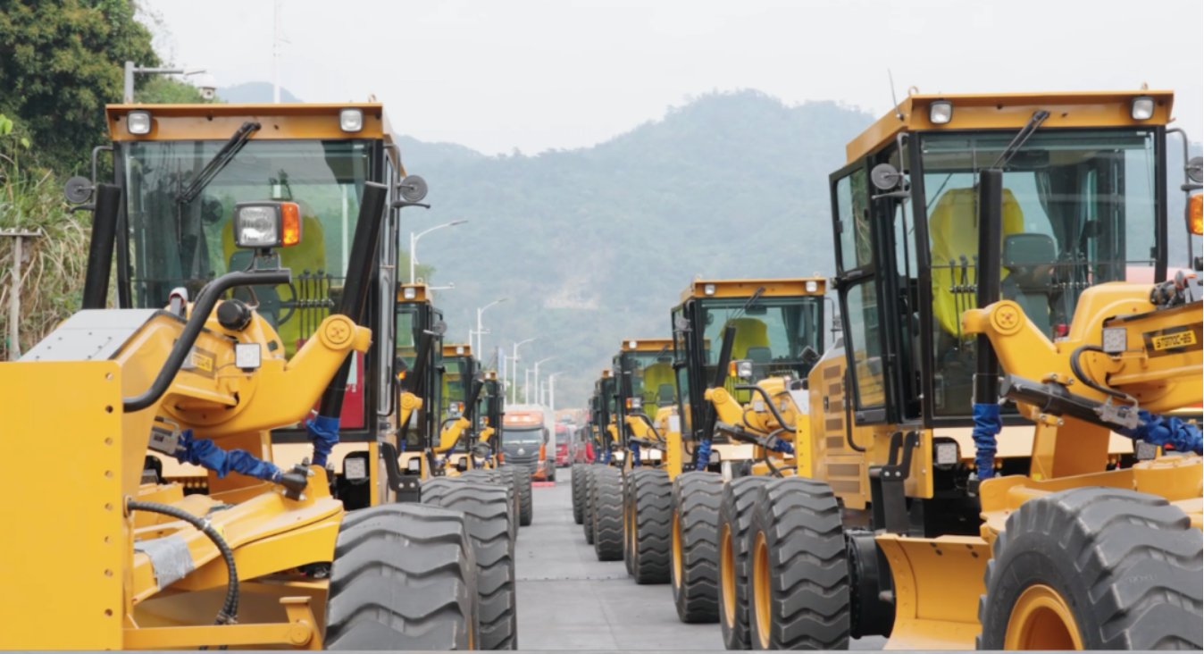 Thiết bị  làm đường SANY tiếp tục đổ về Việt Nam phục vụ dự án quan trọng