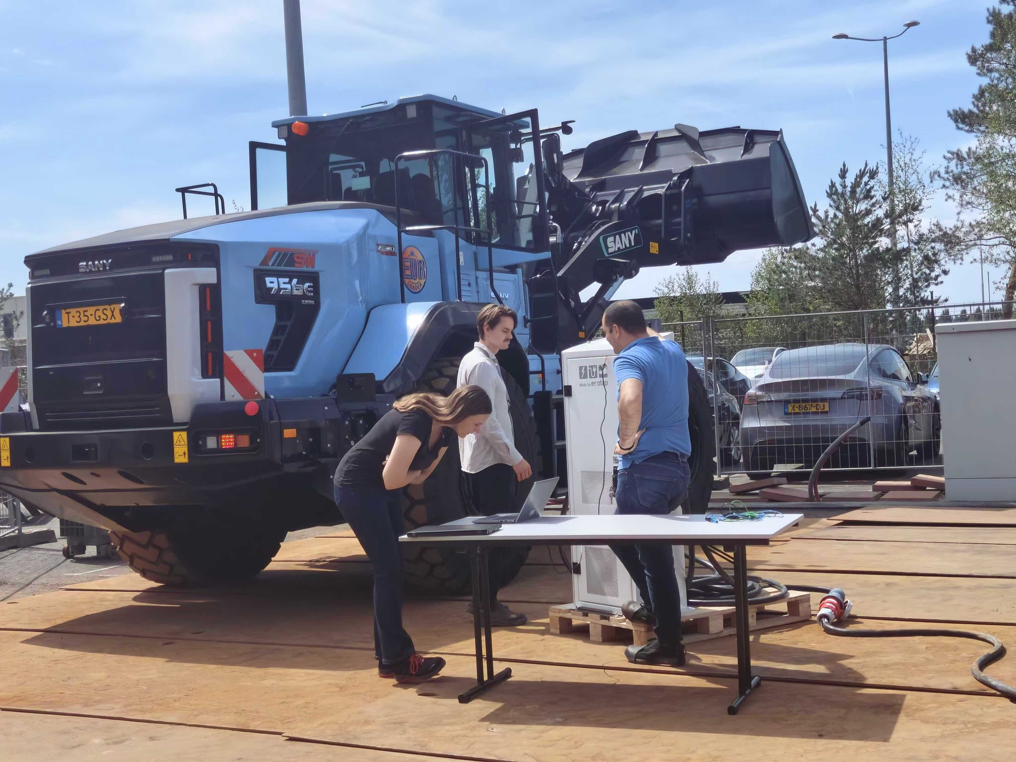 xúc lật sany sw956e