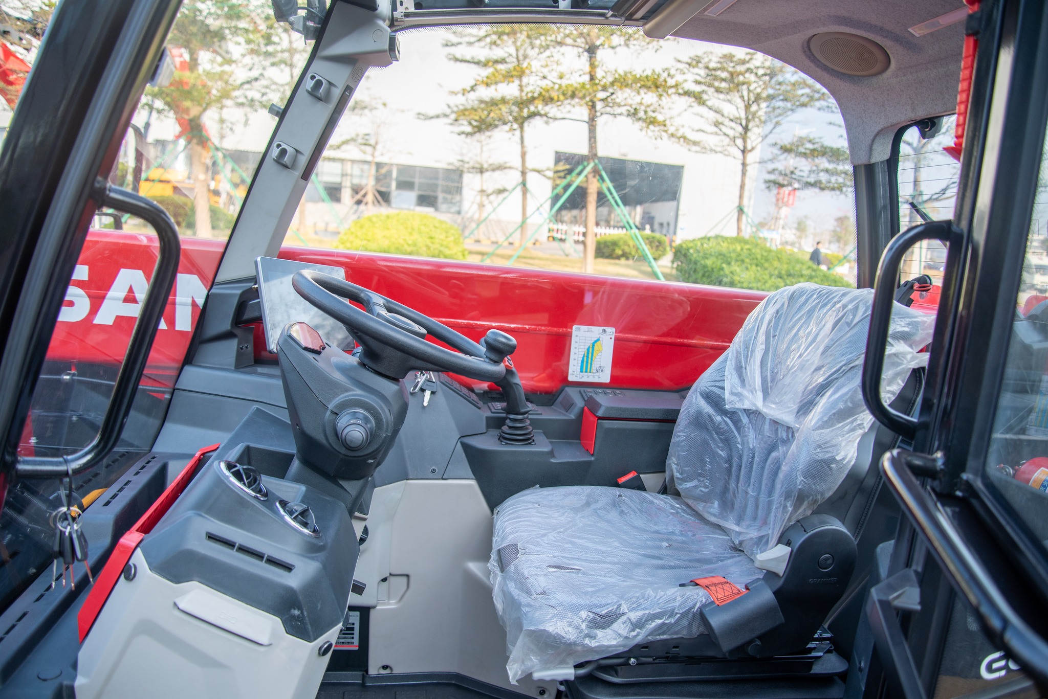 cabin xe nâng hạ STH625E