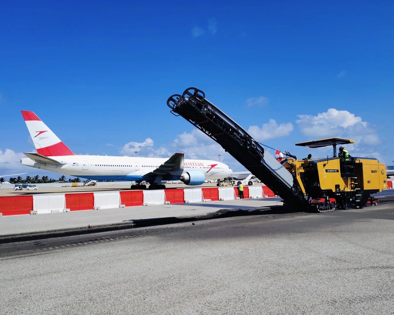 Máy cào bóc SANY SCM2000C-10R