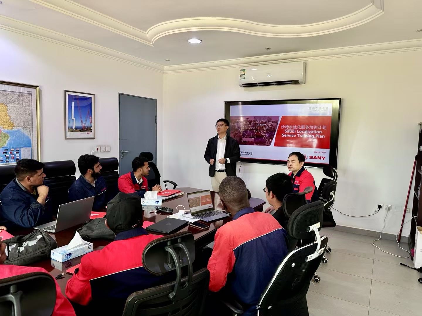 Huấn luyện dịch vụ